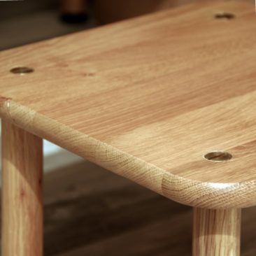 Tabouret enfant en bois massif - zoom