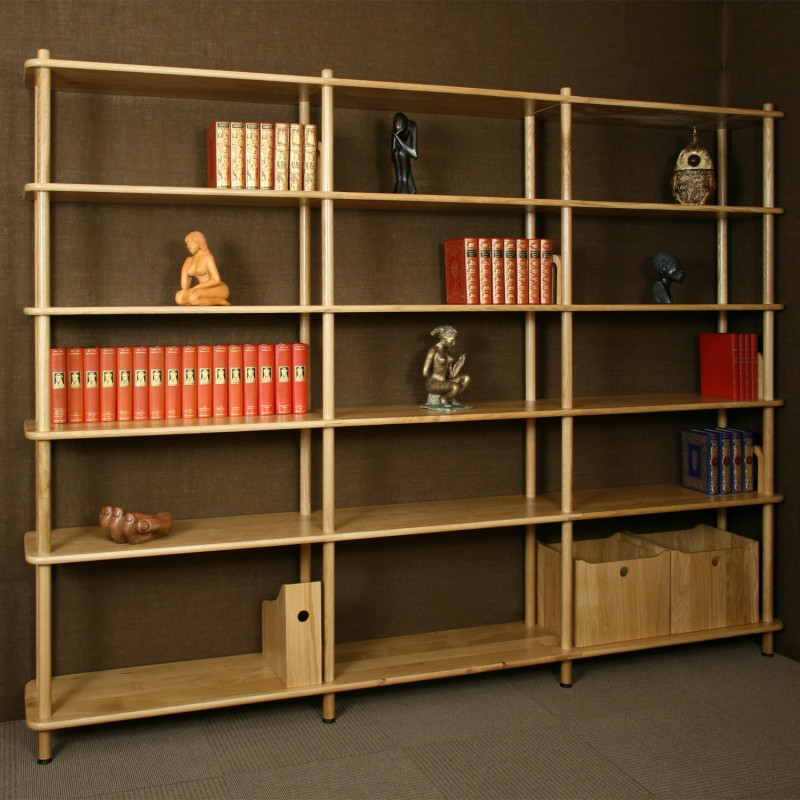 Bibliothèque TRIO vue en situation Bibliothèque en bois massif au look classique